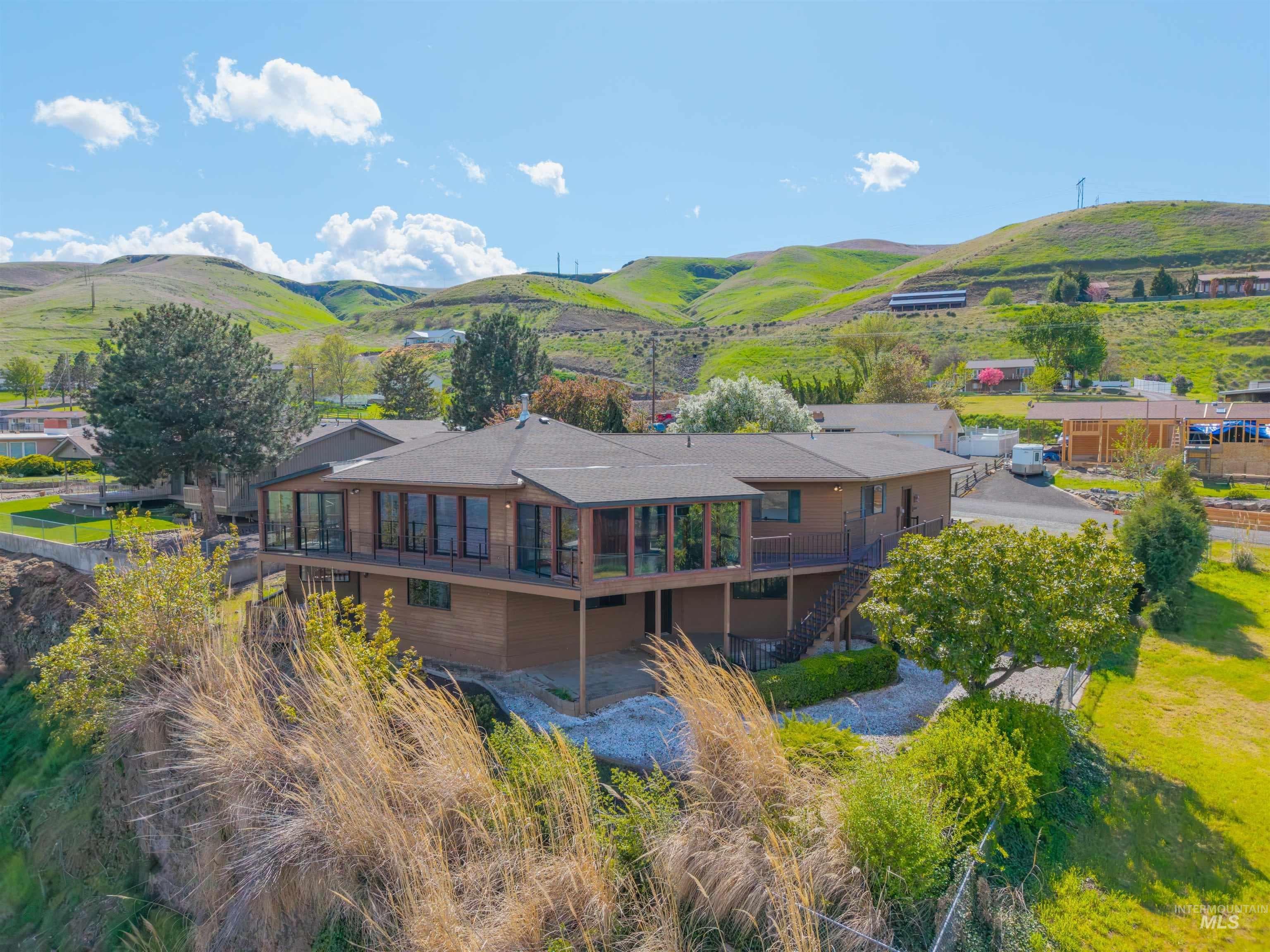 3433 Skyline Dr, Clarkston